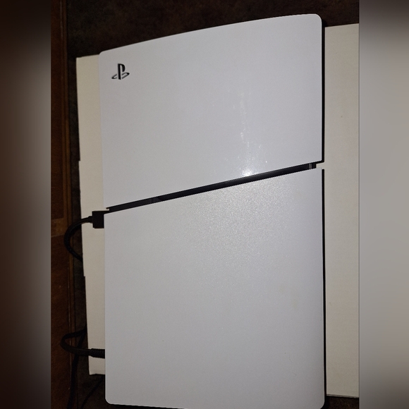 PS5 Disc Console - Picture 3 of 3